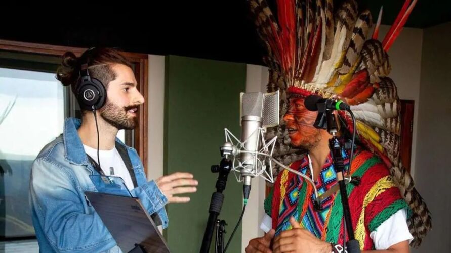 Alok faz disco com indígenas e ignora Bolsonaro