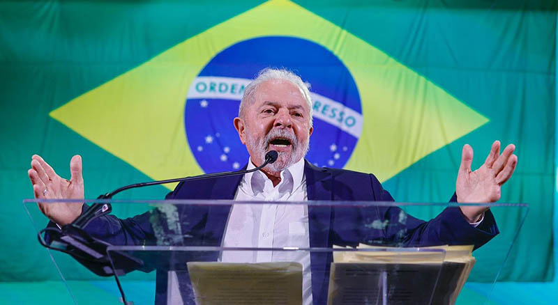 Lula formaliza proposta para participar de até 3 debates