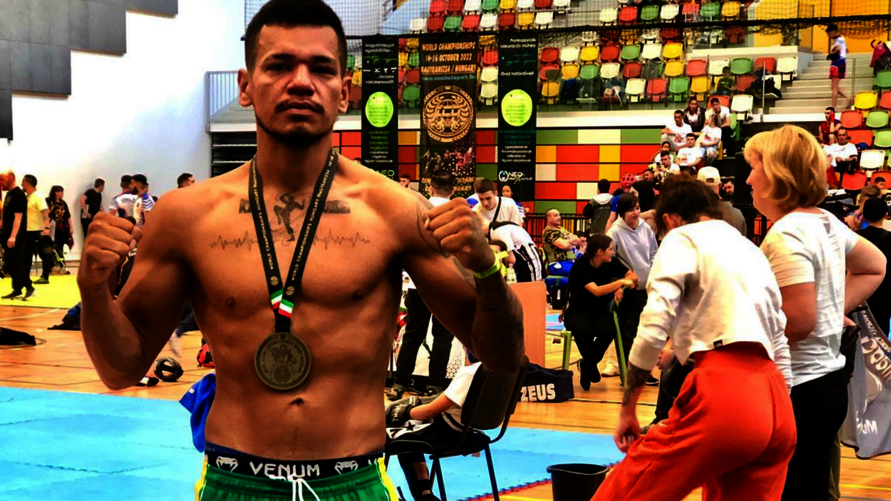 Kickboxing: bragantino conquista medalha de prata na Hungria