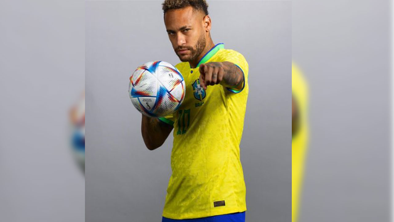 Saiba por que Neymar passou pomada na camisa do Brasil